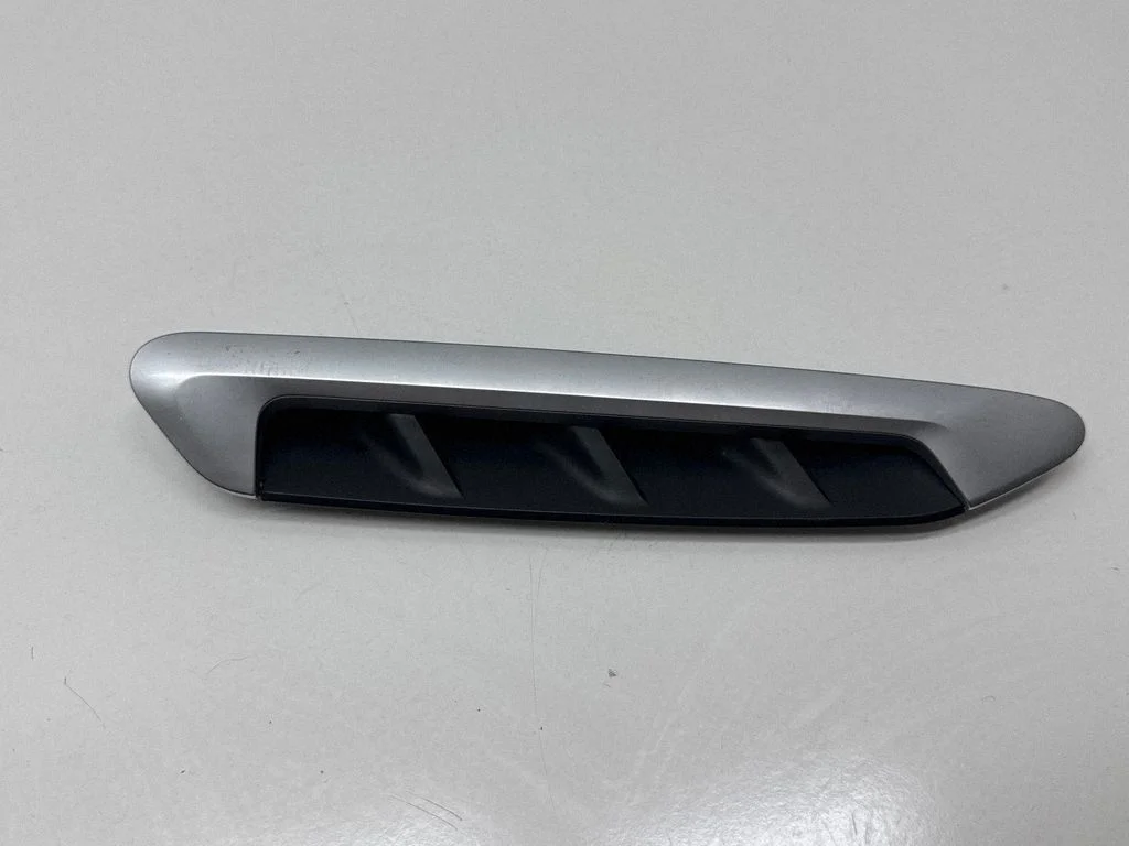 Spārna apdare (moldings) 7418604