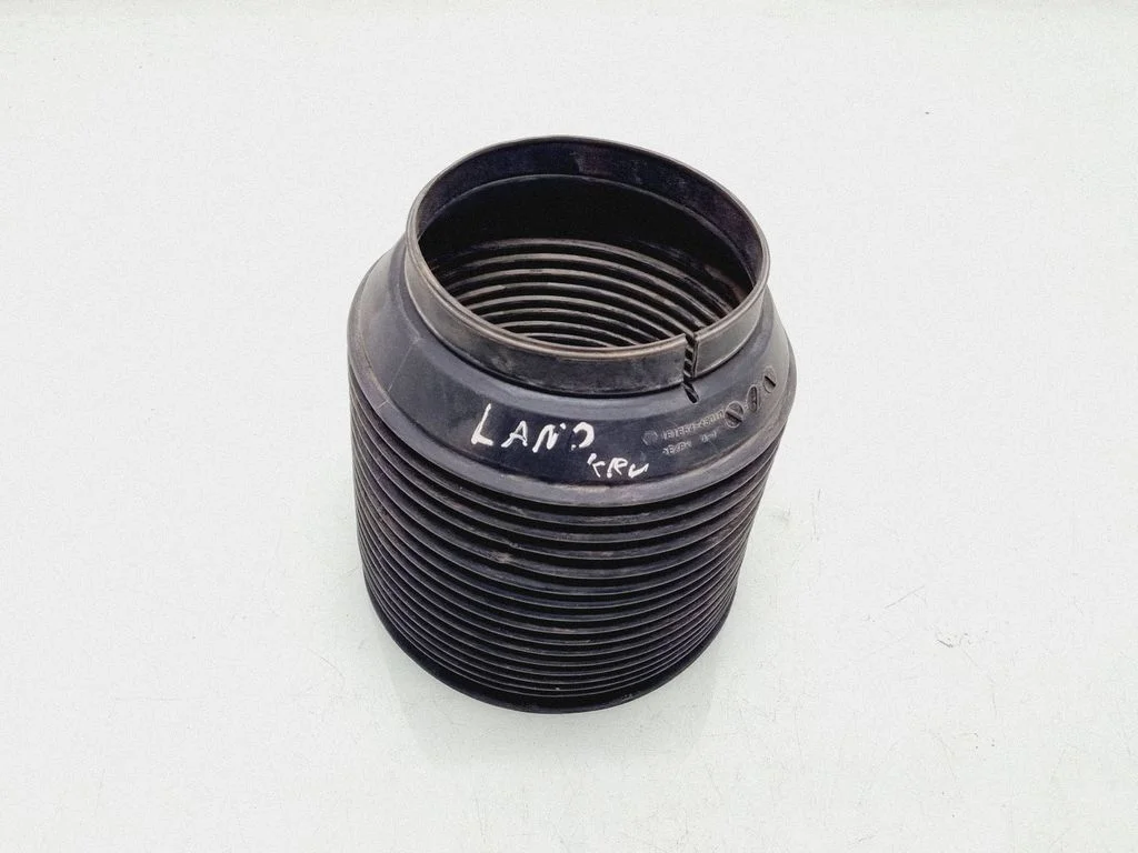 Rear strut damper dust cover boot – Toyota Land Cruiser (J150) (2009-)