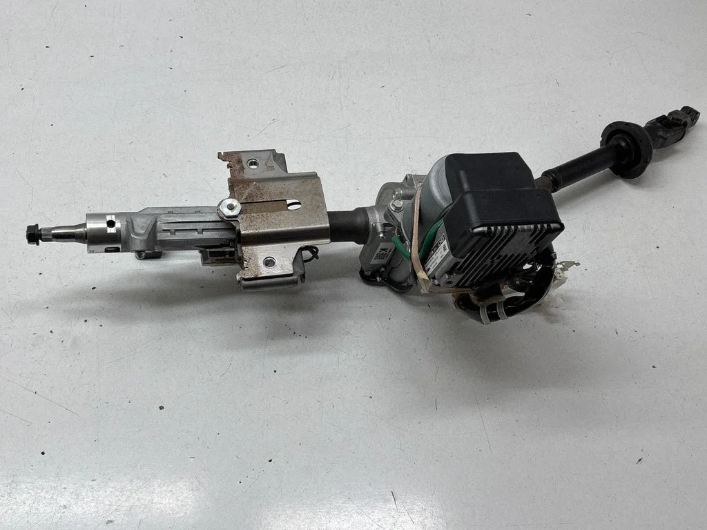 Steering wheel axle set 896500E220