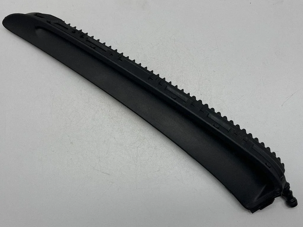 Fender trim (molding) 97050435301