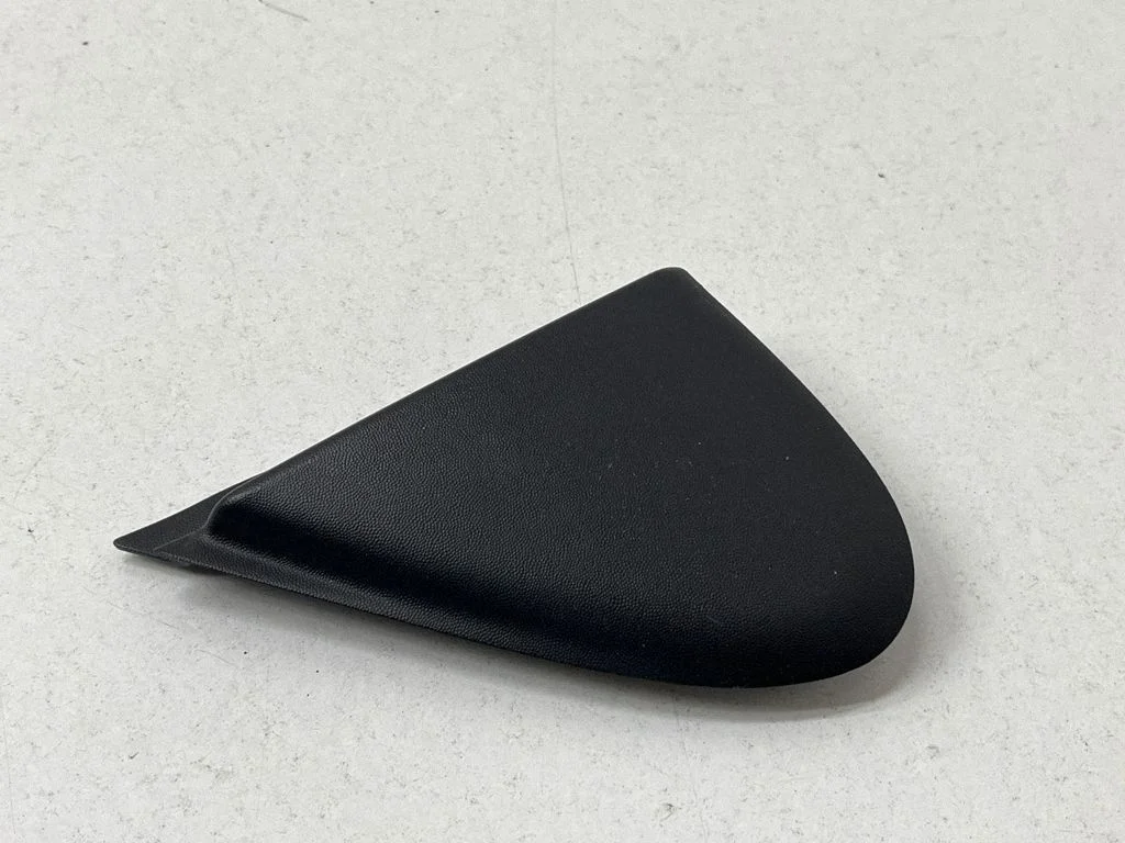 Fender trim (molding) – Renault Megane III (2009-2016)