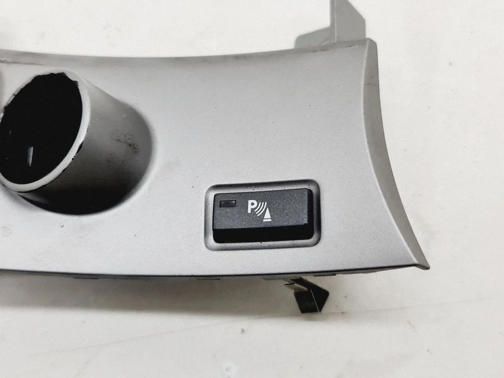 Parking (PDC) sensor switch 6942023