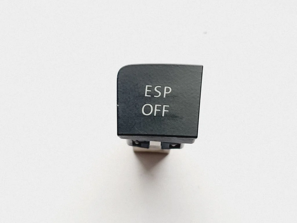 ESP (stabilitātes sistēmas) slēdzis 3C0927117C