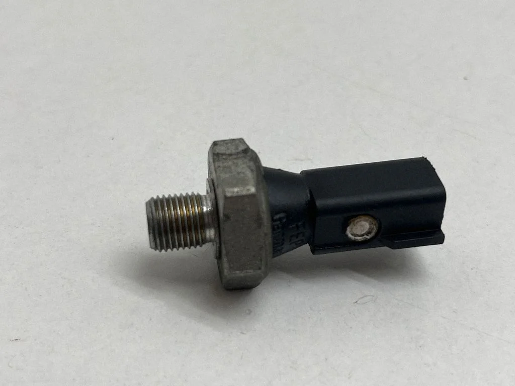 Czujnik ciśnienia oleju – Porsche Cayenne (92A) (2010-2017)