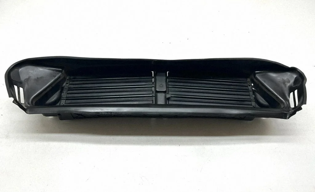 Intercooler air channel guide 31455707