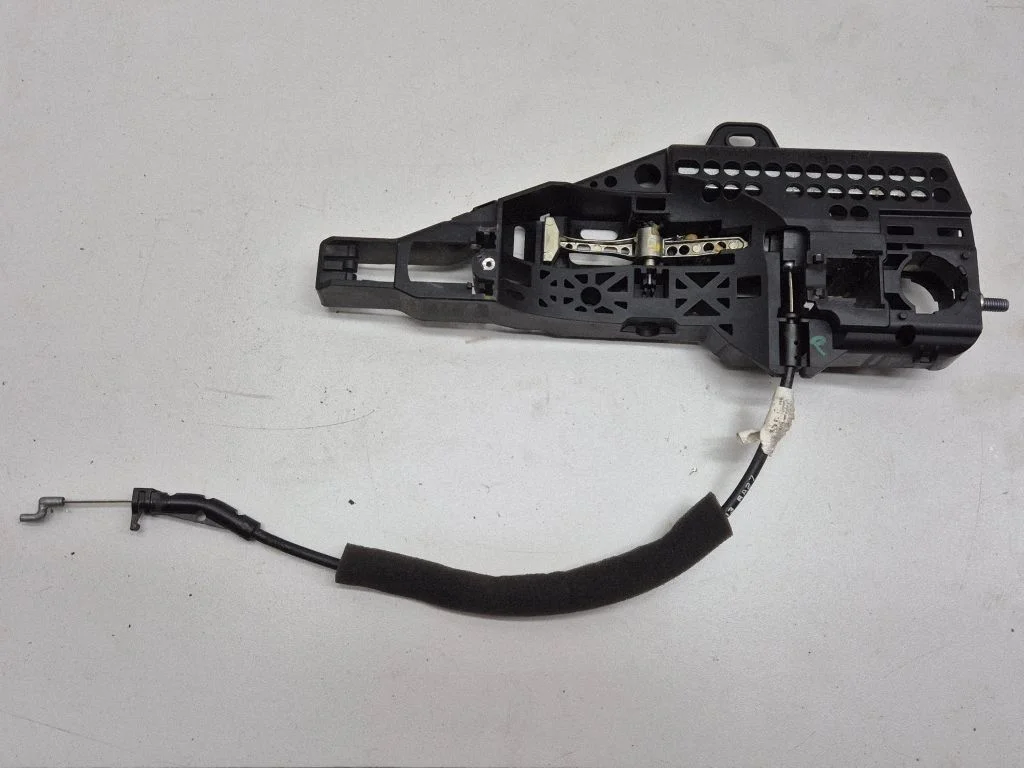 Front door exterior handle/bracket 806068462R – Renault Captur (2013-2020)
