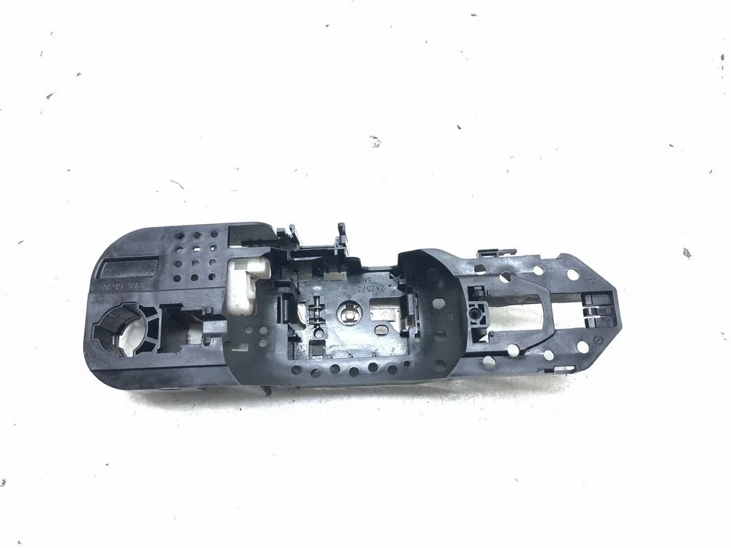 Rear door exterior handle/bracket 806070032R
