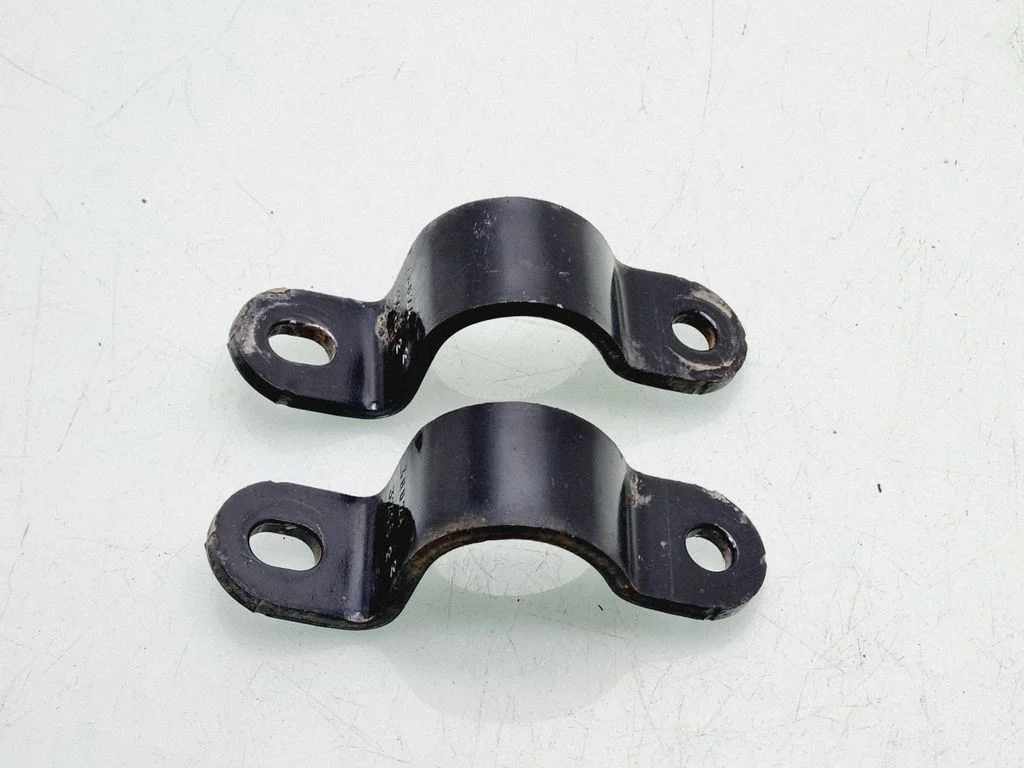 Stabilizatora turētājs (priekšpuse) 488240H020