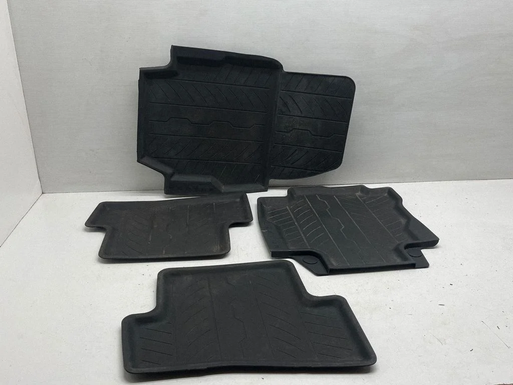 Car floor mat set 8201403696 – Renault Captur (2013-2020)