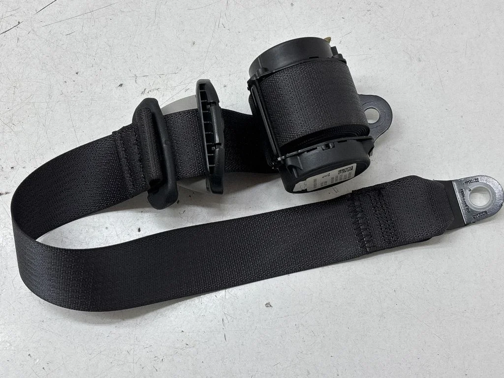 Third row seat belt 6504205