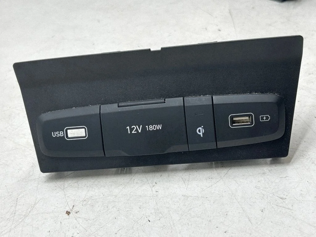 USB socket connector 84632N7800