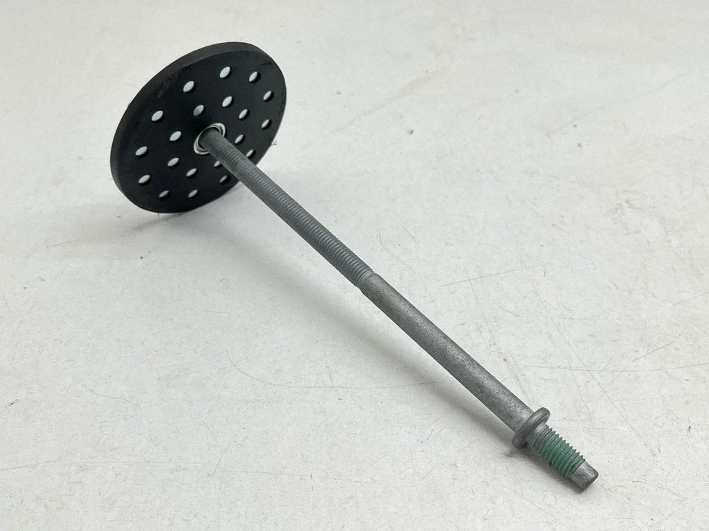 Spare wheel bolt – rear