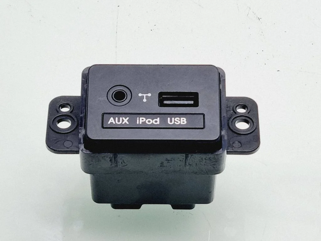 AUX in-socket connector 961202P000
