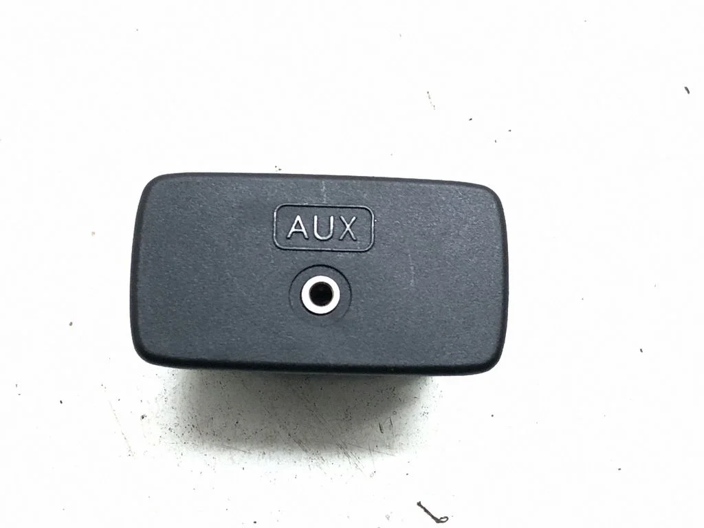 AUX in-socket connector