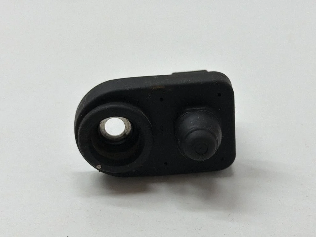 Tagaukse avamise/ sulgemise andur CS30U2