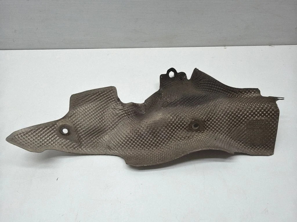 Heat shield in engine bay 8W0399300