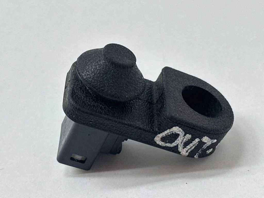 Laadimisukse avamise/ sulgemise andur – Subaru Outback (BT) (2019-)