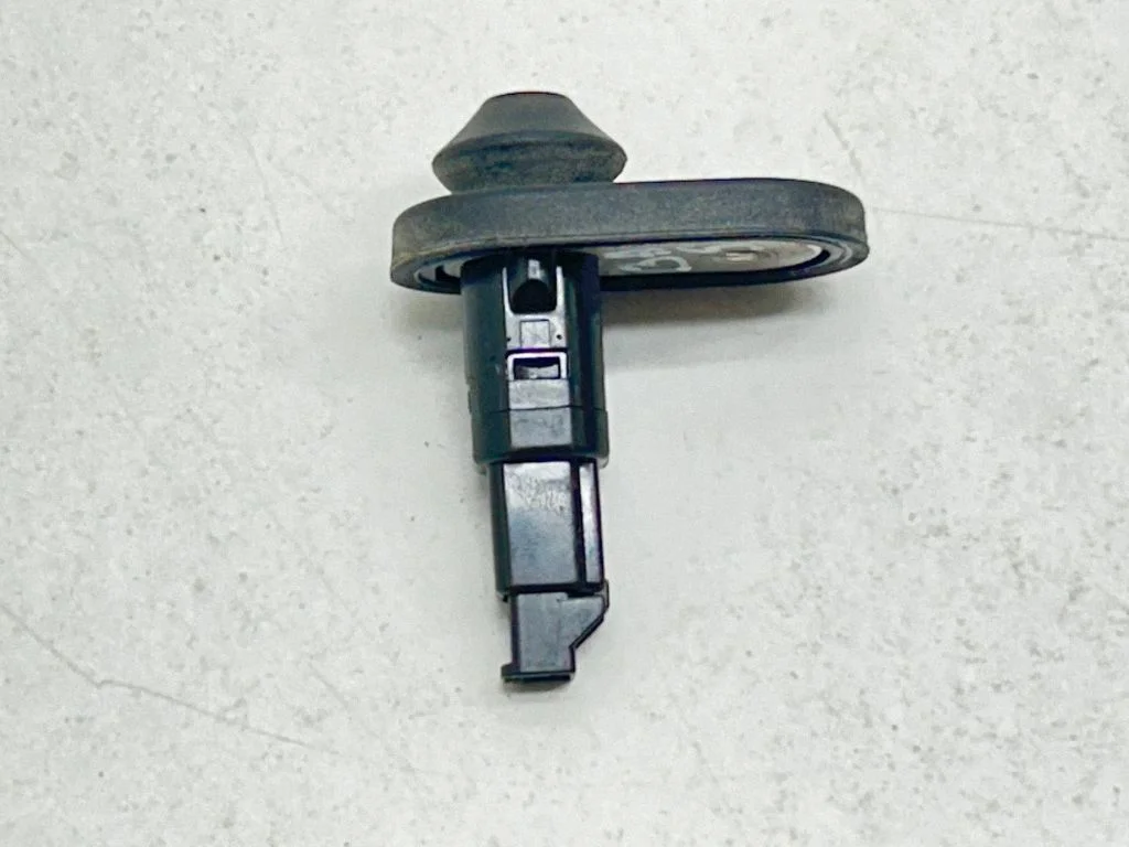 Laadimisukse avamise/ sulgemise andur – Toyota Land Cruiser (J150) (2009-)