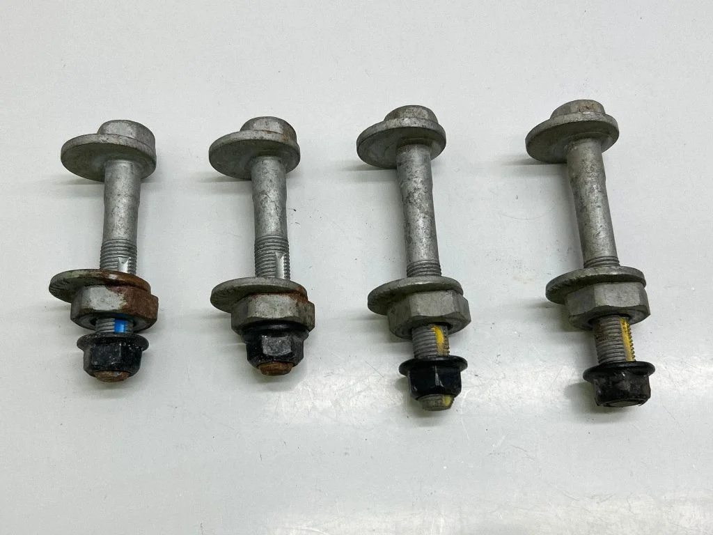 Rear suspension camber bolt