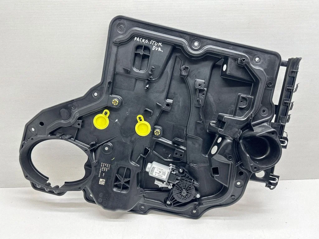 Rear door window regulator with motor 3040966
