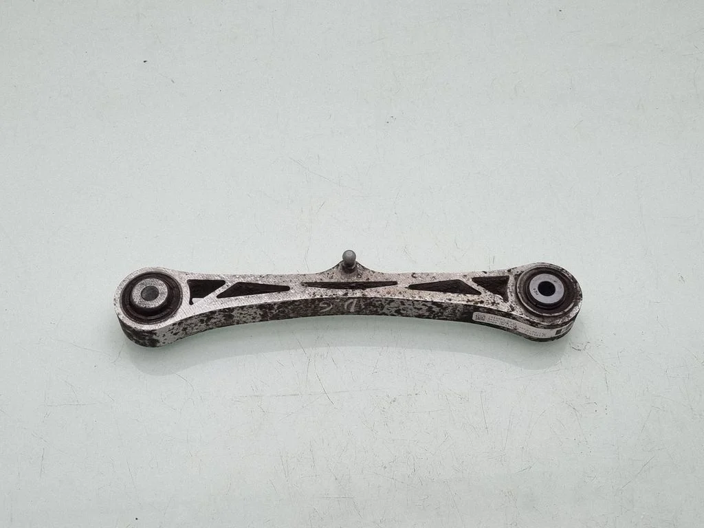 Rear suspension control arm 104396300C