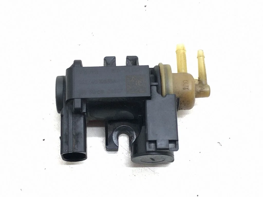 Valve vacuum 8K0906627