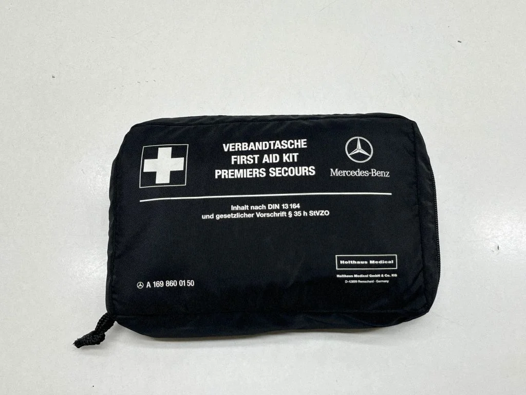 First aid kit A1698600150