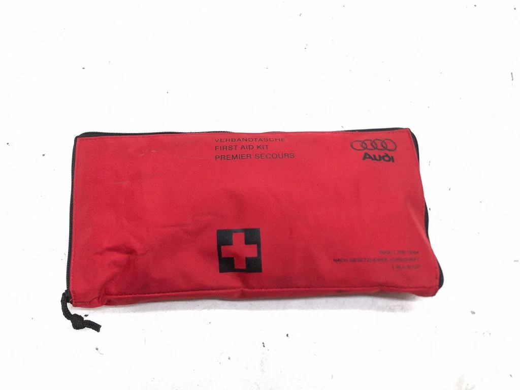 First aid kit 8K0860282