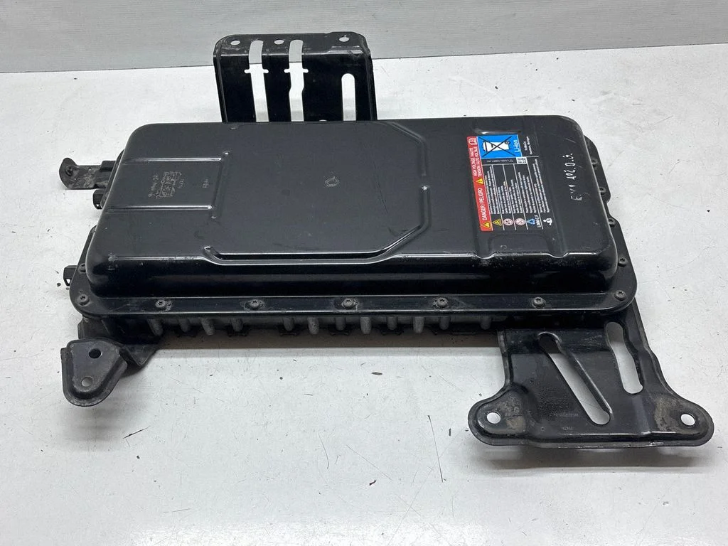 Hübriid-/elektriauto aku L1M810C699AA