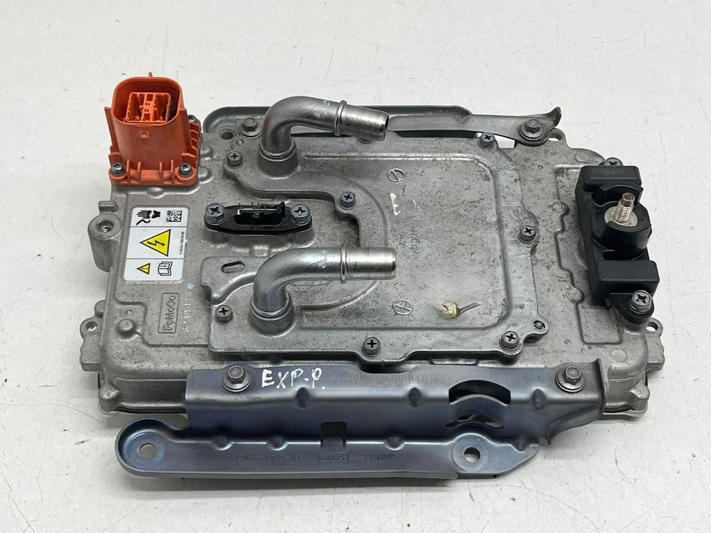 Voltage converter inverter – Ford Explorer VI (2019-)