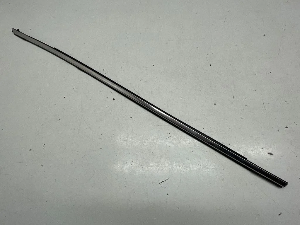 Aizmugurējā apdares josla 62186AN03A