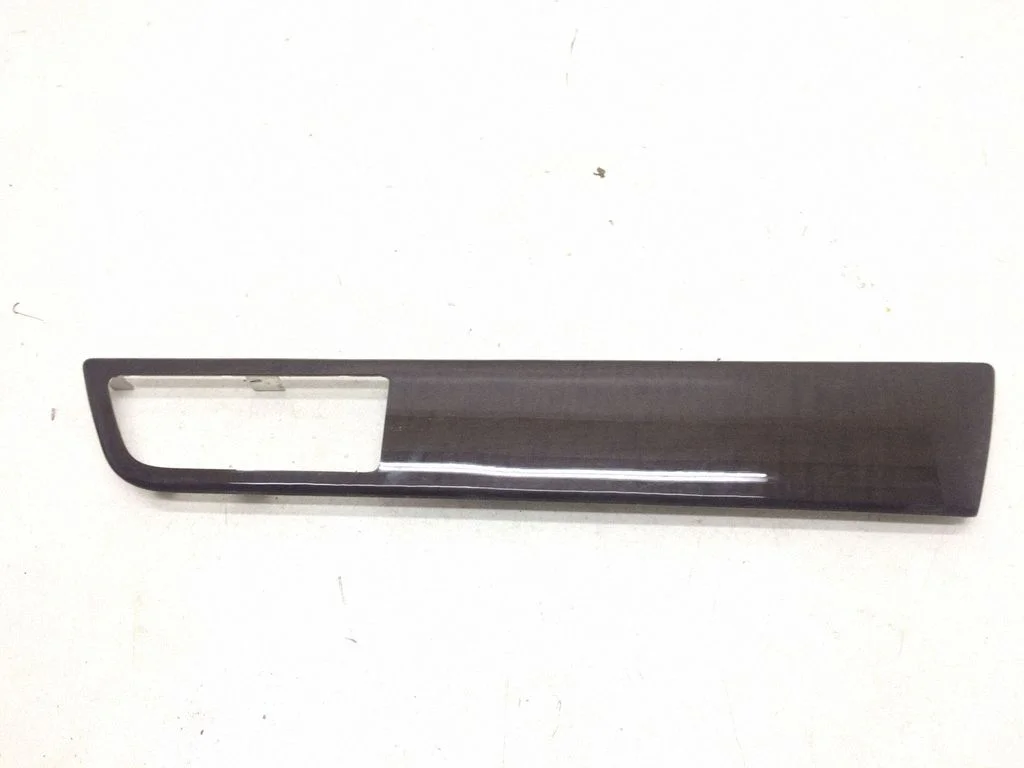 Tagumise ukse viimistlusriba – Land Rover Range Rover L322 (2002-2012)