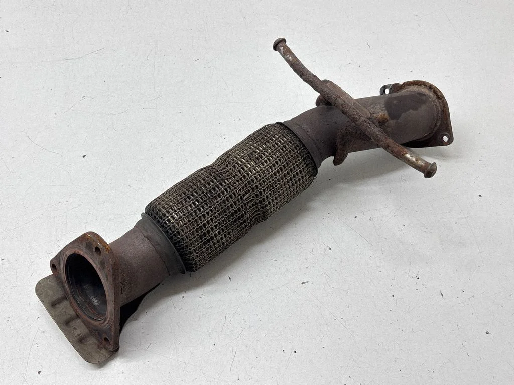 Muffler pipe connector clamp 31293841