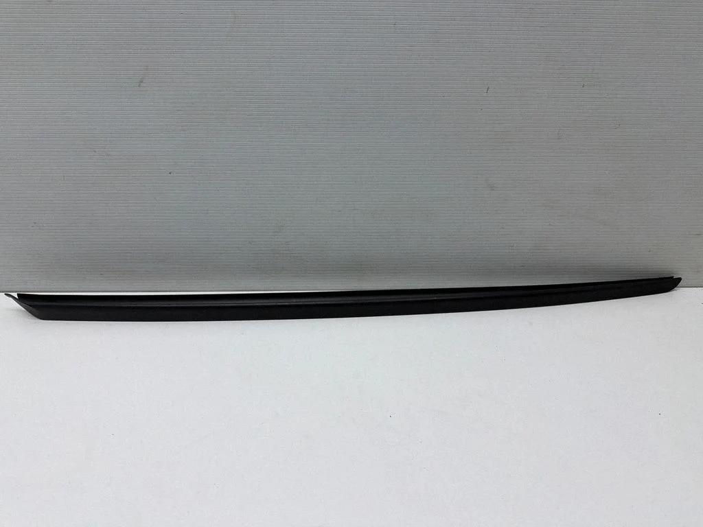 Esiklaasi liist 8W0854327C
