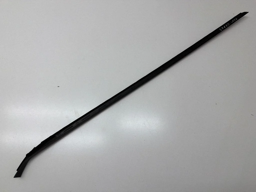 Windshield trim 7N0854327