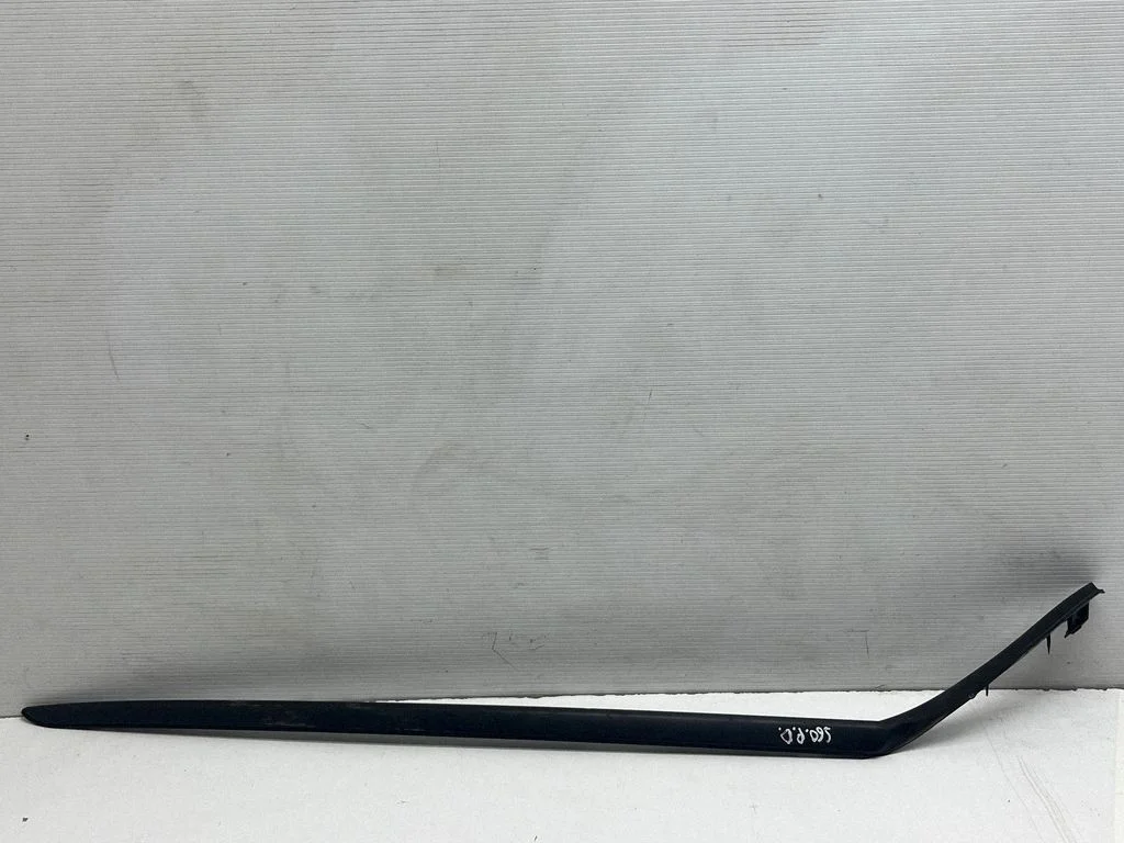 Vējstikla apdare – Volvo S60 (2018-)