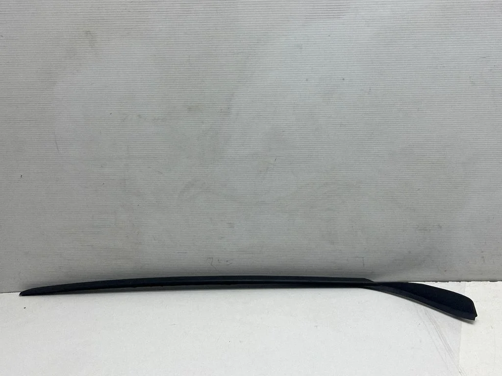 Esiklaasi liist – Volvo S60 (2018-)