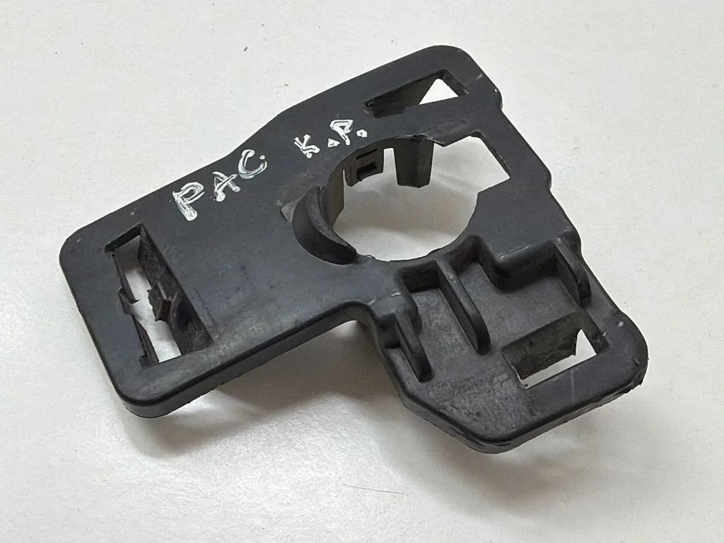 Front parking sensor holder (PDC) 68531084AA