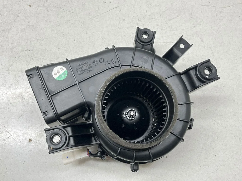 Hybrid/electric vehicle battery fan 37580
