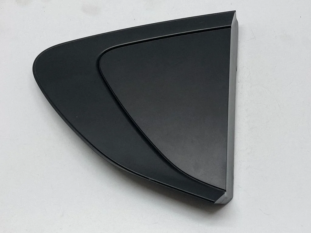 Moldings uz aizmugurējā spārna 65240AN041