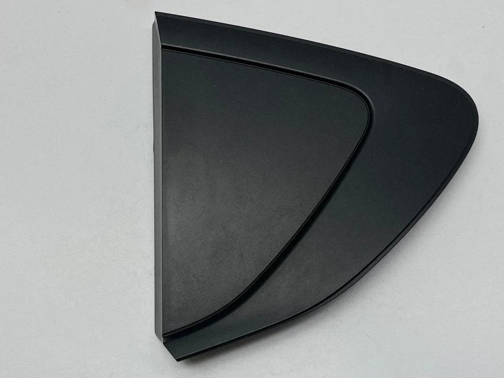 Moldings uz aizmugurējā spārna 65240AN051