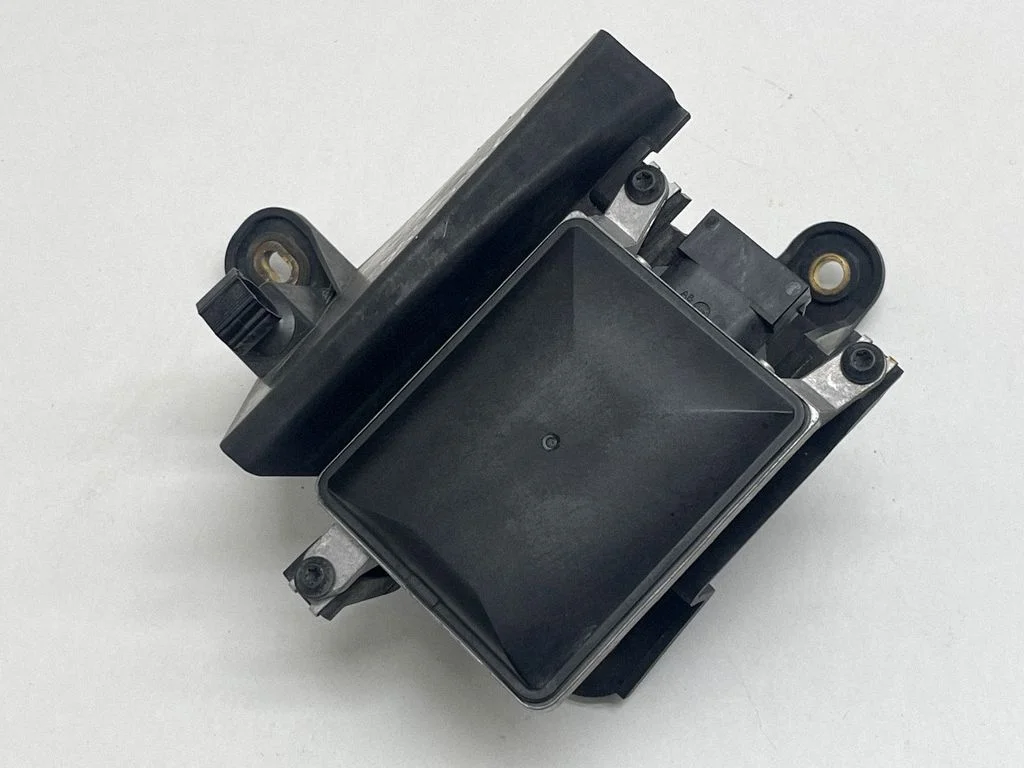 Aklās zonas modulis 8T0907566B