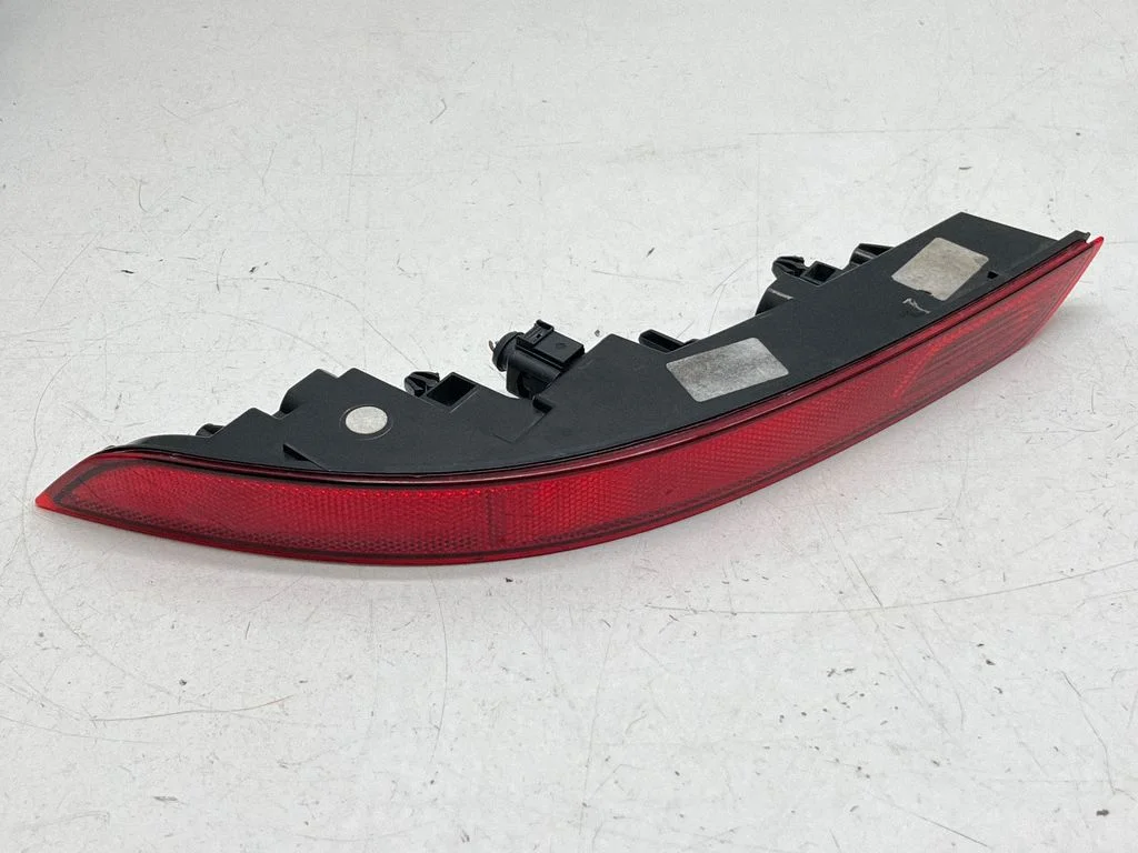 Rear bumper light – rear left