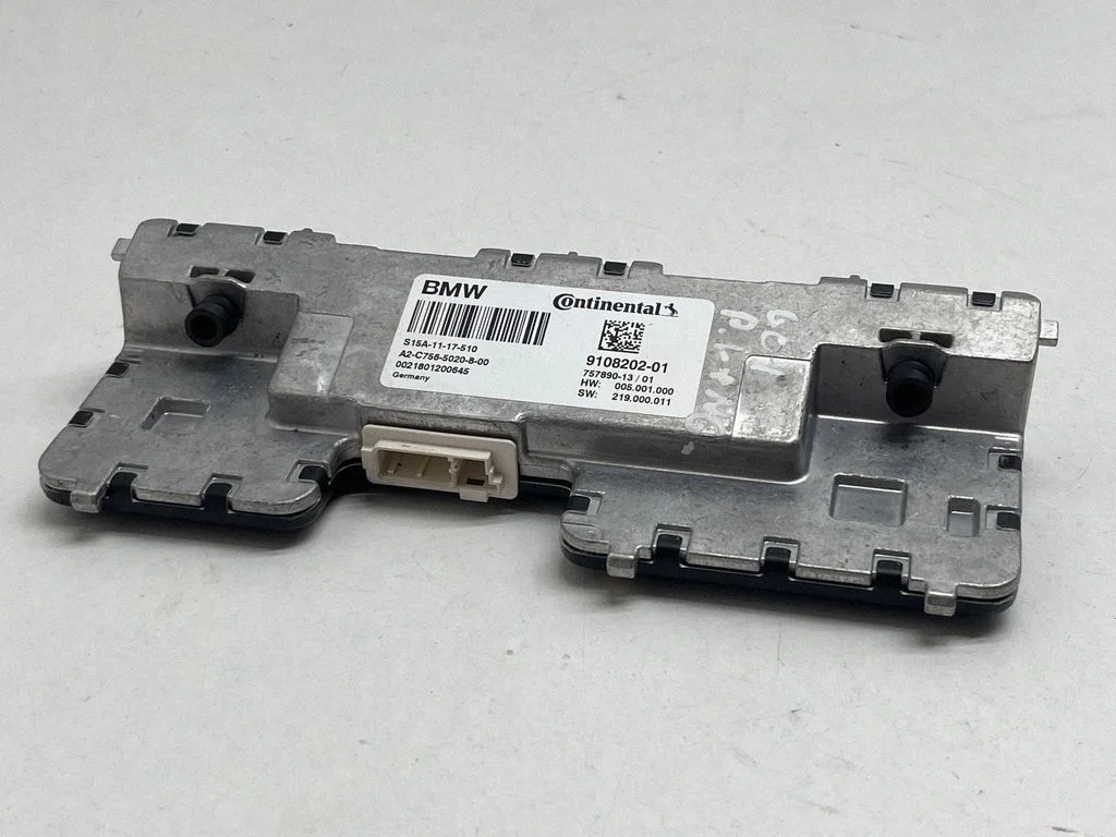 Tuuleklaasi kaamera 9108202