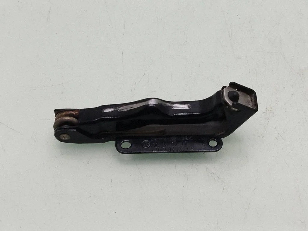 Sliding door latching motor – Volkswagen Transporter - Caravelle T5 (2003-2015)