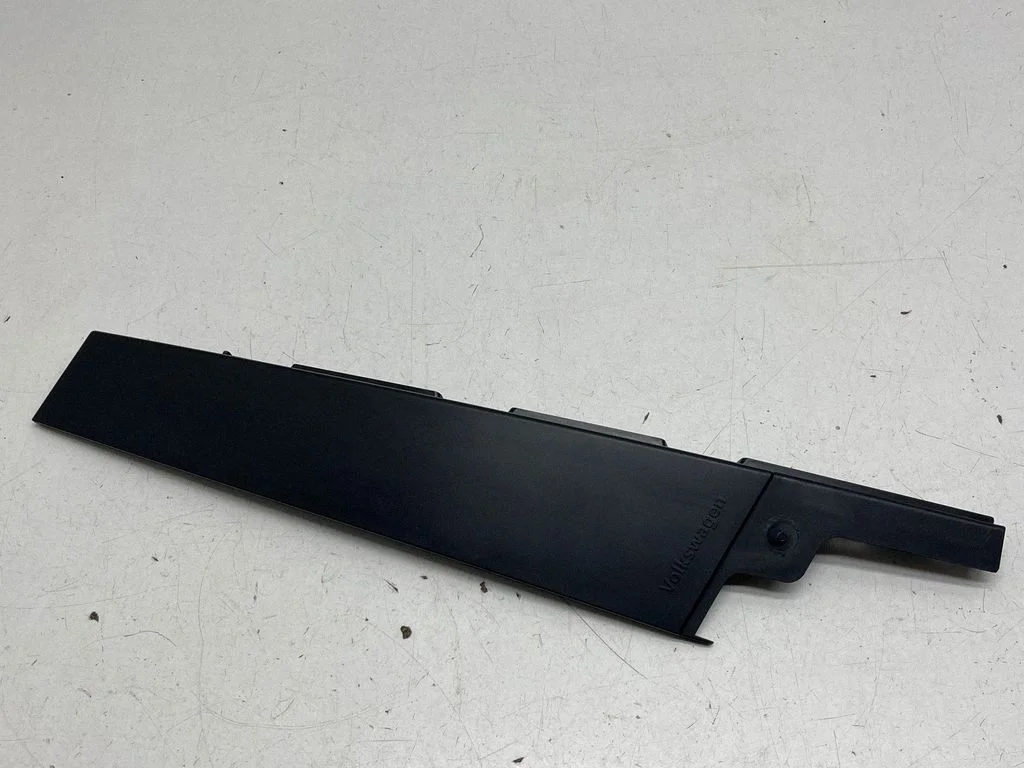Front door glass trim molding 17A837902