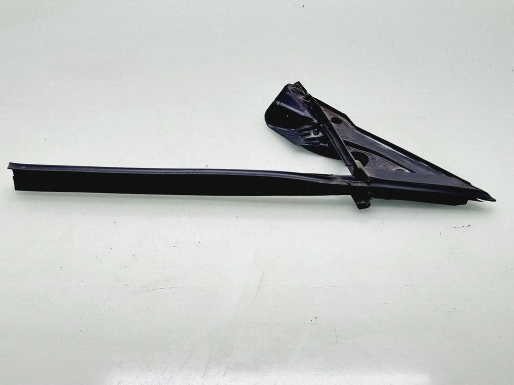 Front door glass trim molding 51337268419