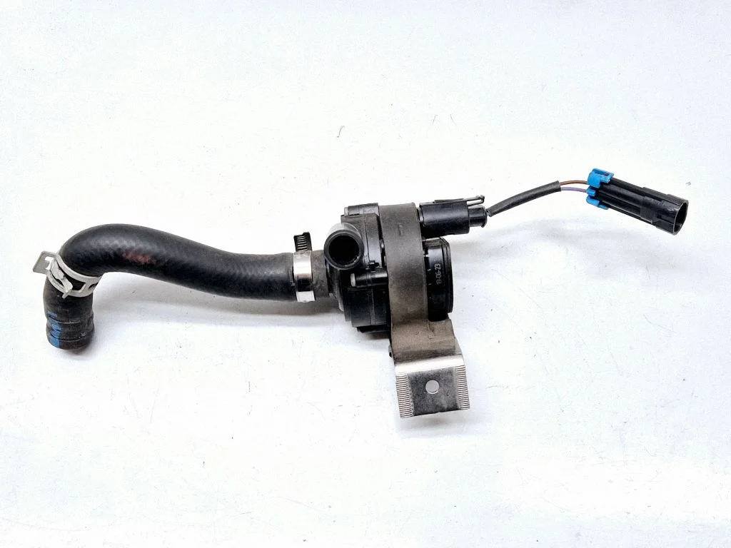 Webasto circulation pump for autonomous heater – Toyota Land Cruiser (J150) (2009-)
