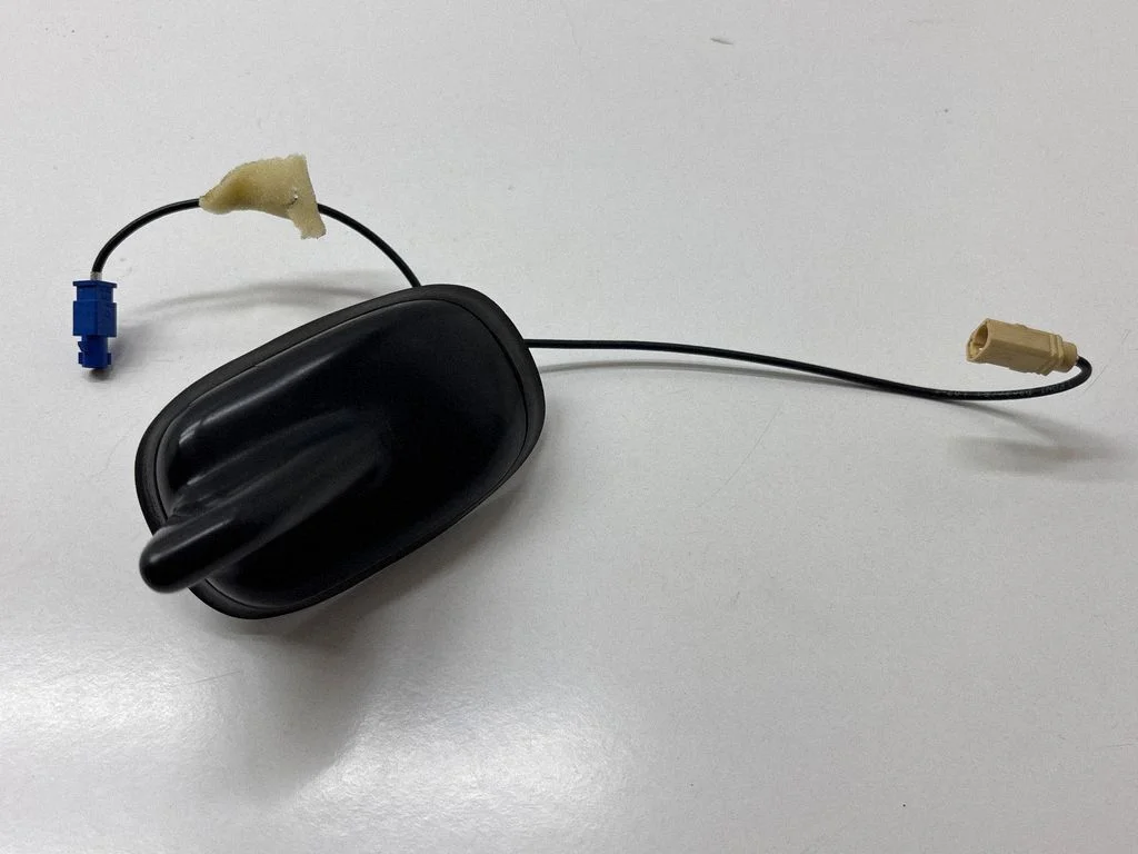 Radio antenna 7N0035507A