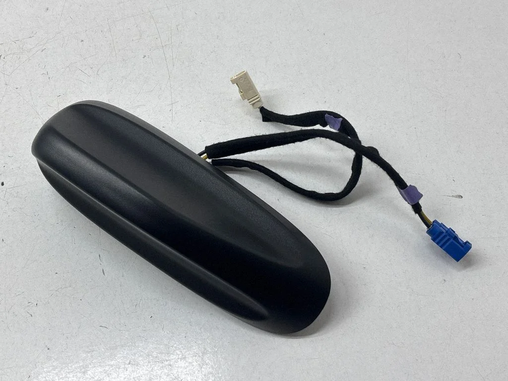 Radio antenna 68520836AA